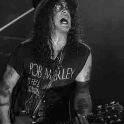 Slash de Guns N' Roses criticó duramente a los MTV en su 42 aniversario